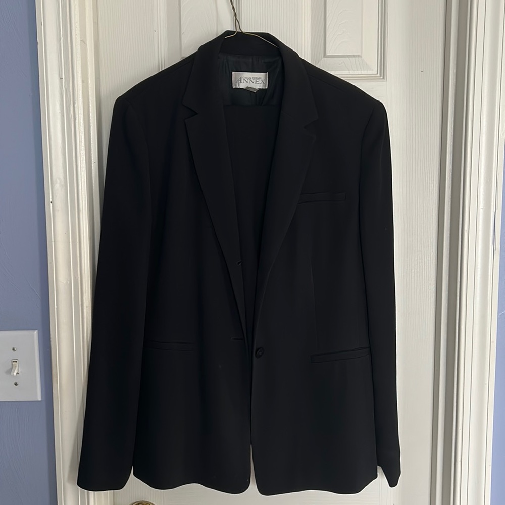Casual Corner Annex two piece size 14 suit